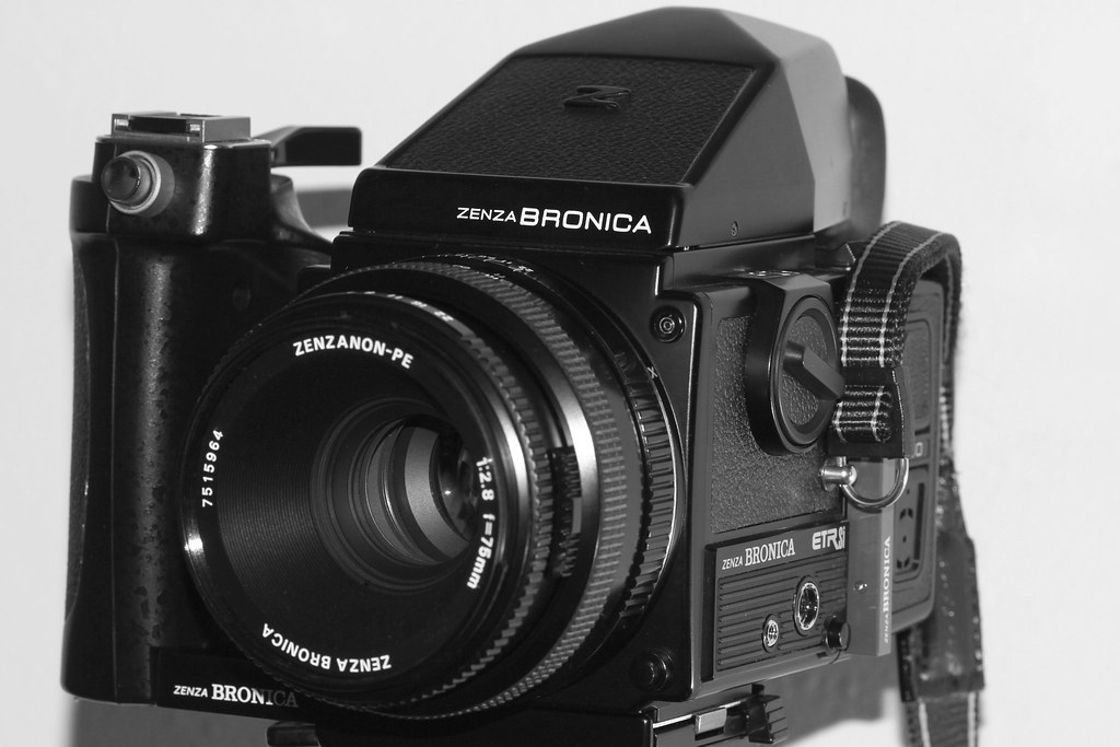 Bronica ETRSi, representative image