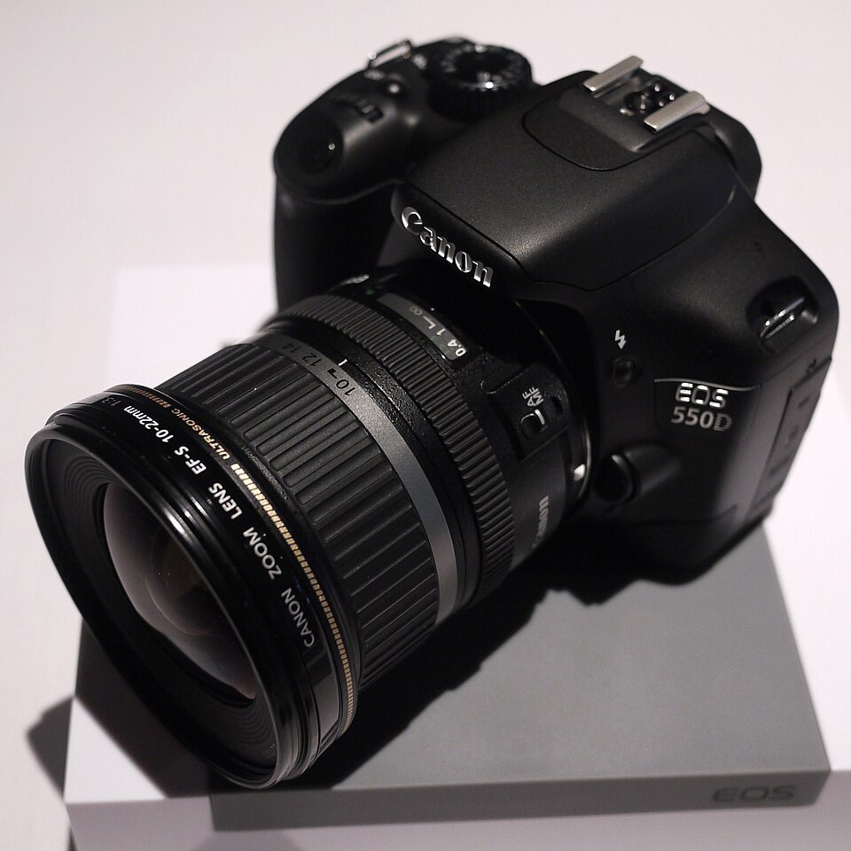 Canon EOS 550D, representative image
