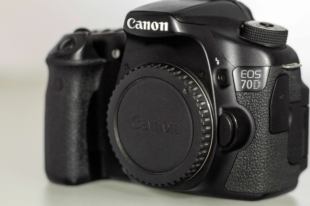 Canon EOS 700, representative image