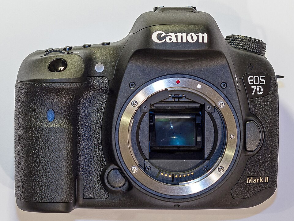 Canon EOS 7D, representative image