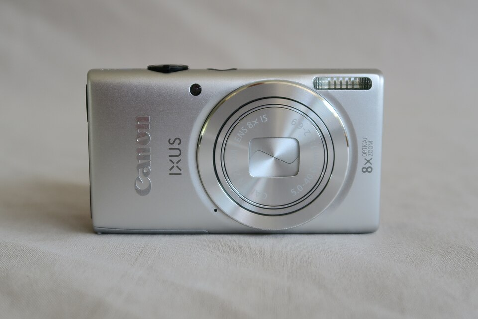 Canon IXUS 132, representative image
