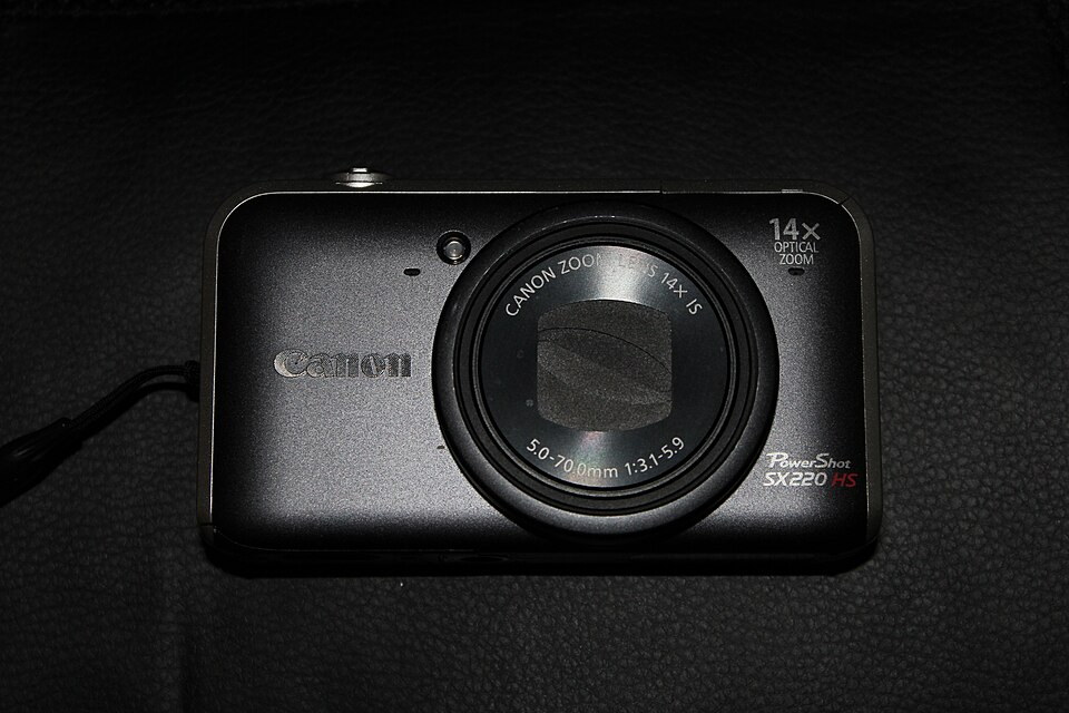 Canon PowerShot SX220 HS, representative image
