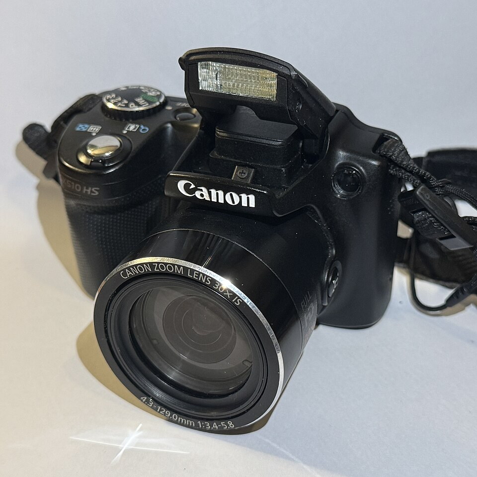 Canon PowerShot SX510 HS, representative image