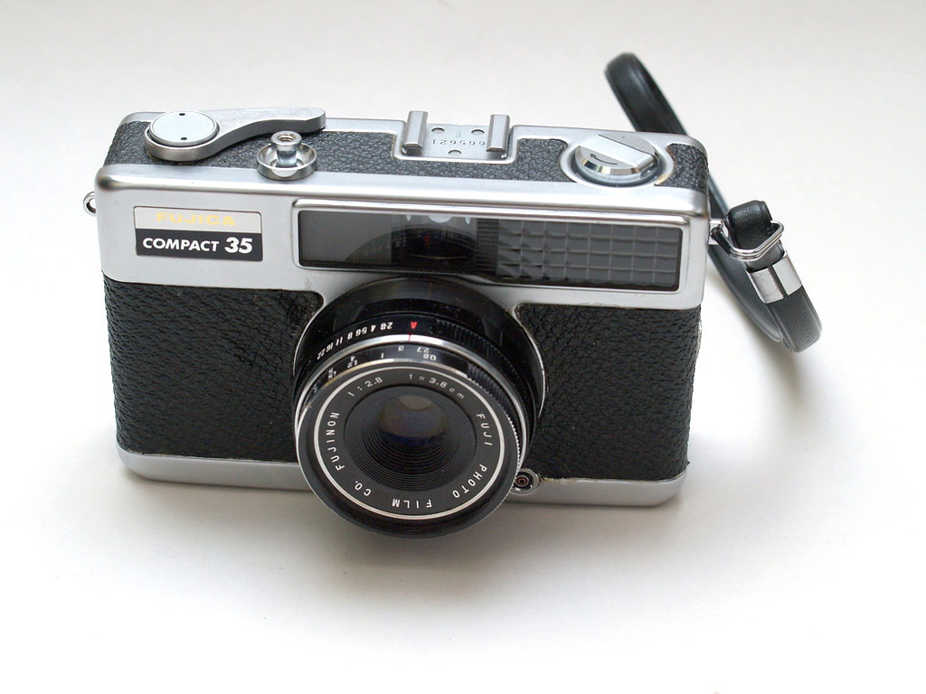 Fujica Compact 35, representative image
