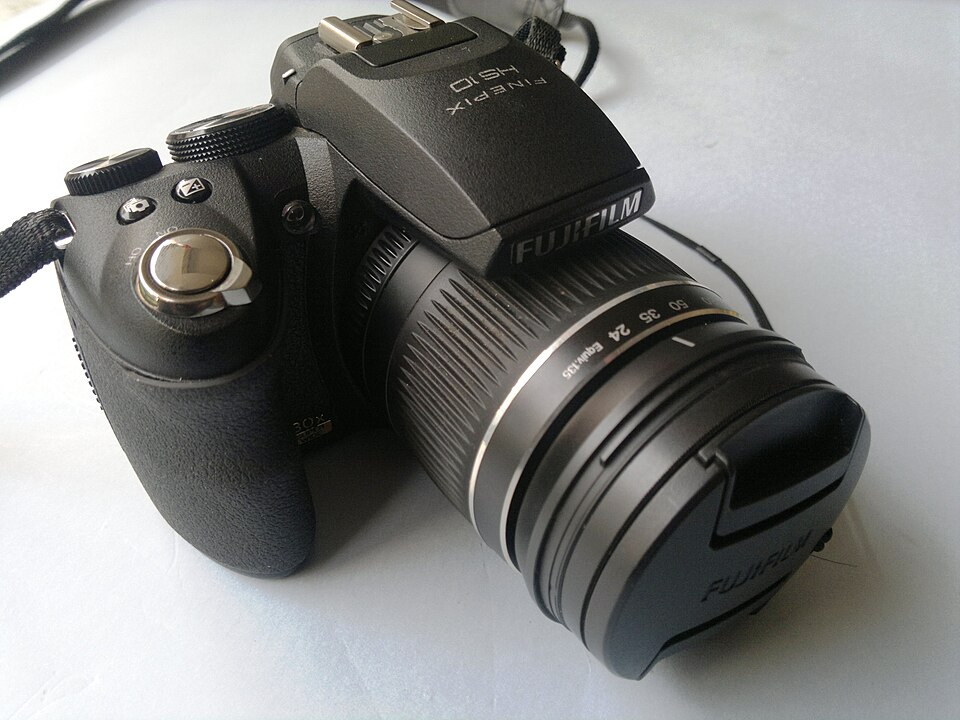 Fujifilm FinePix HS10, representative image