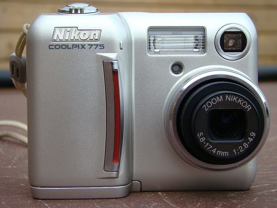 Nikon Coolpix 775, representative image