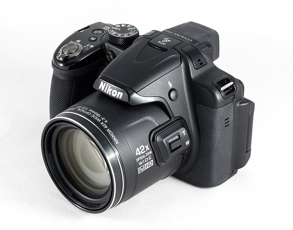 Nikon Coolpix P520, representative image