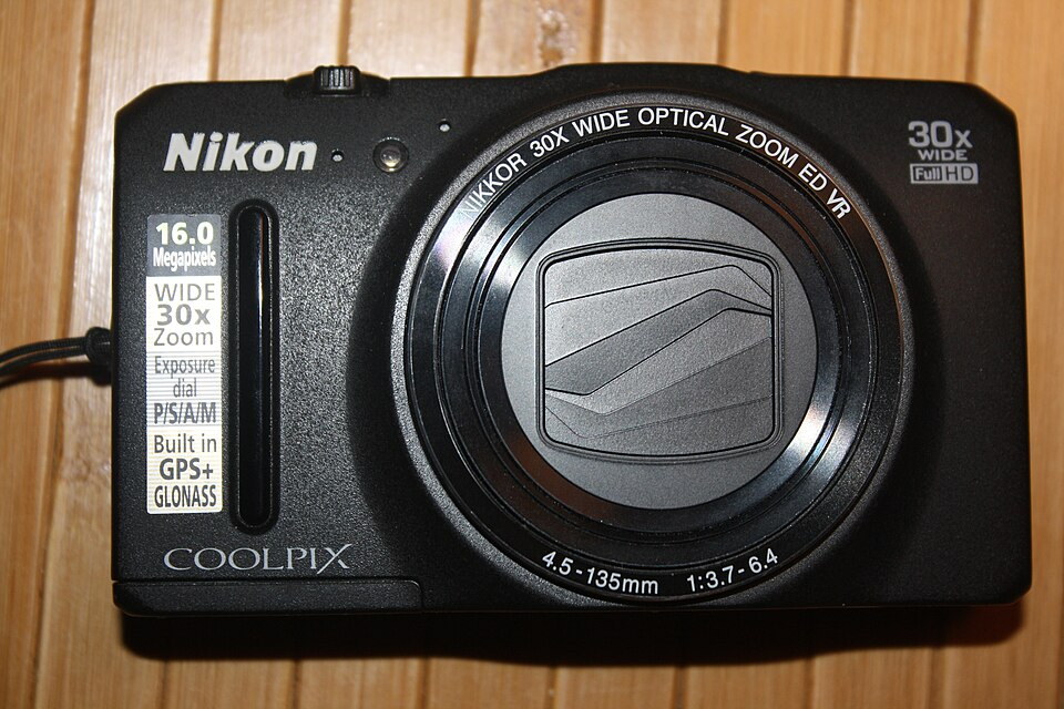 Nikon Coolpix S9700, representative image