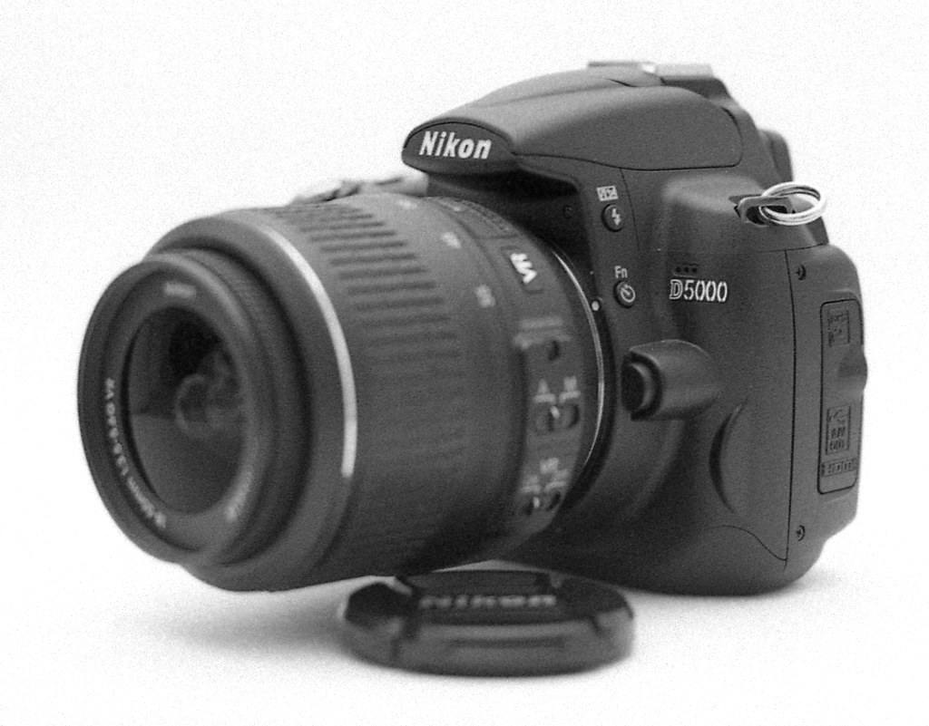 Nikon D5000, representative image