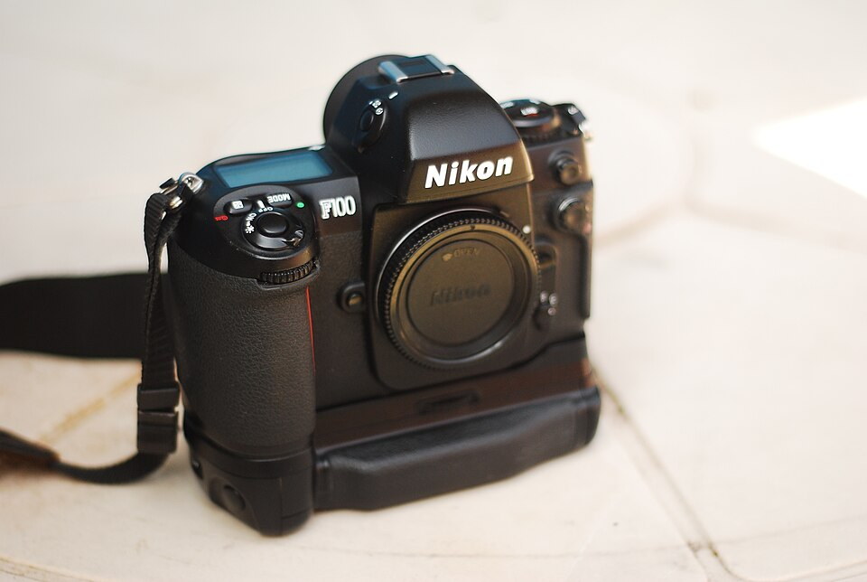 Nikon F100, representative image