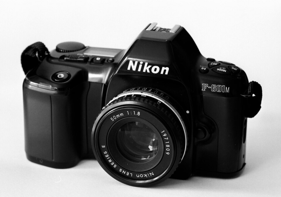 Nikon F601M, representative image