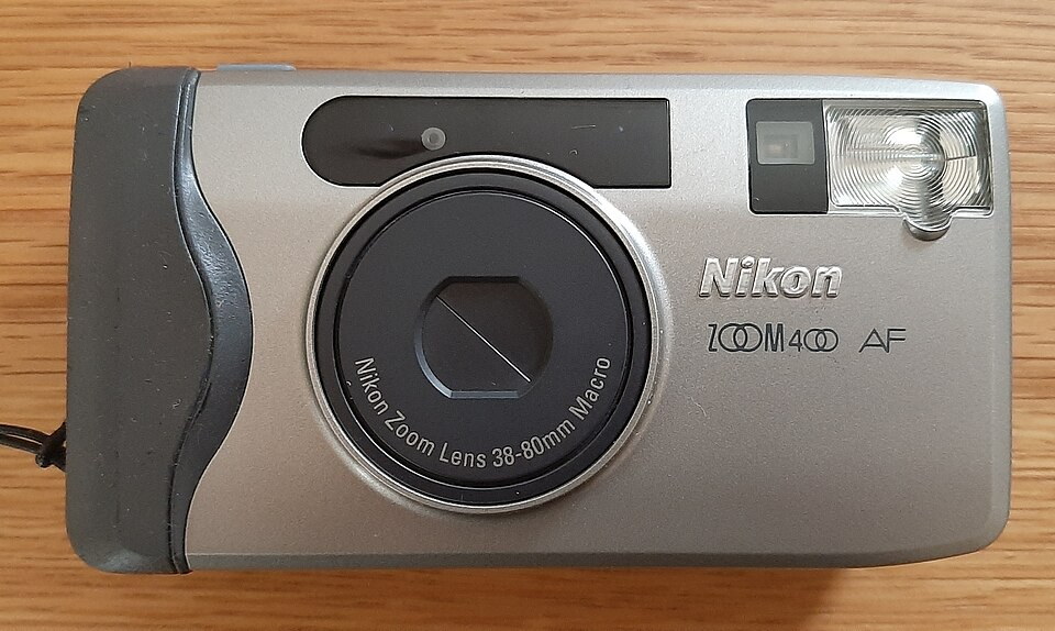 Nikon Zoom 400 AF, representative image