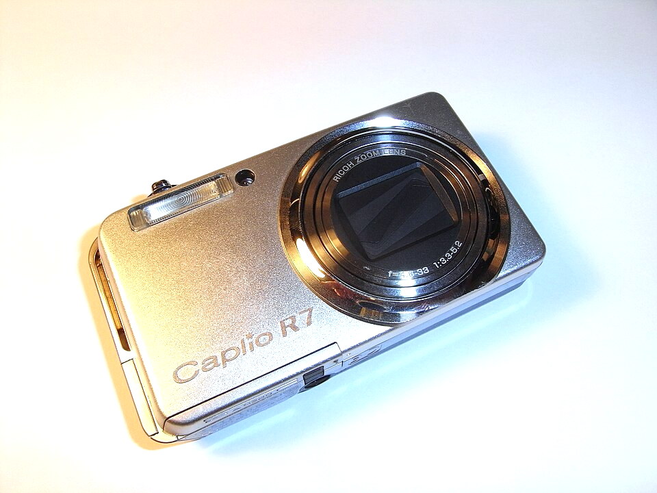 Ricoh Caplio R7, representative image