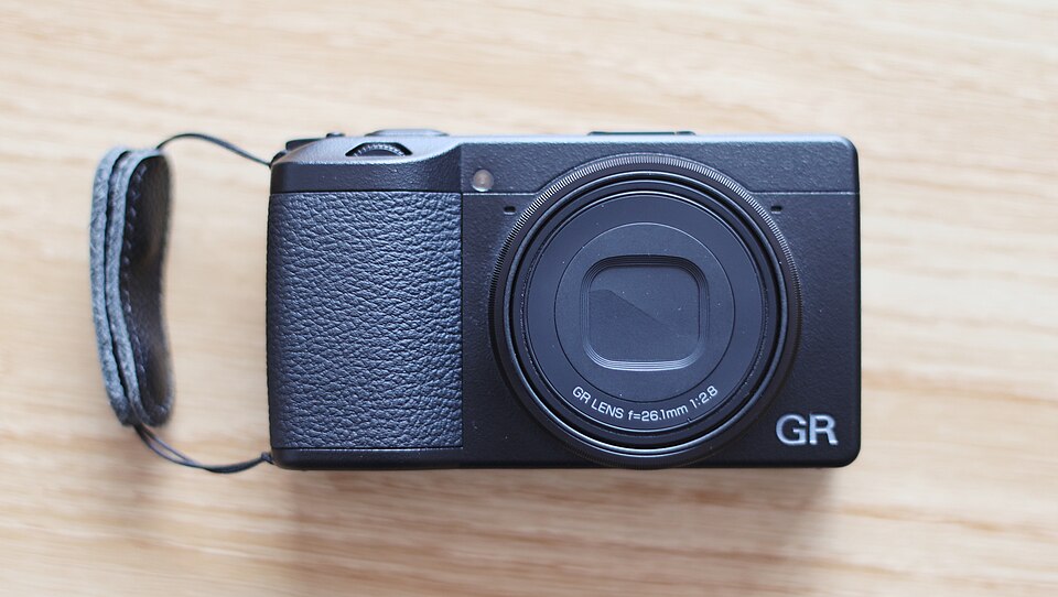 Ricoh GR IIIx, representative image