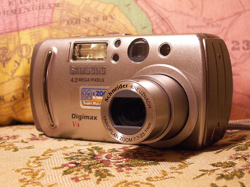 Samsung Digimax V4, representative image