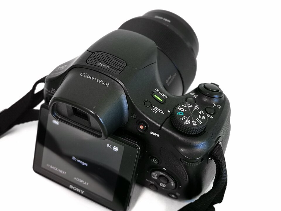 Sony Cyber-shot DSC-HX300, representative image