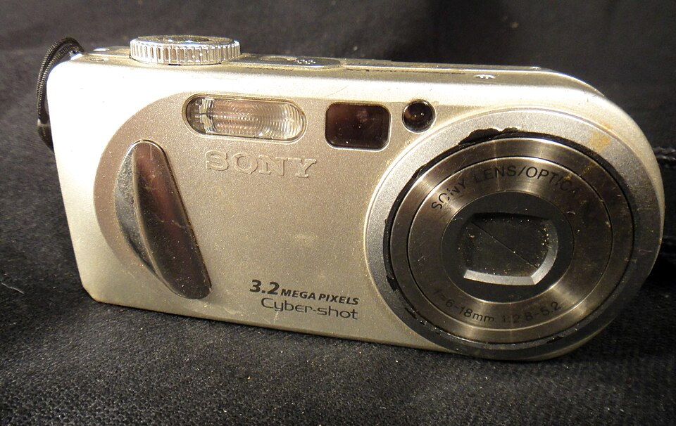Sony Cyber-shot DSC-P8, representative image