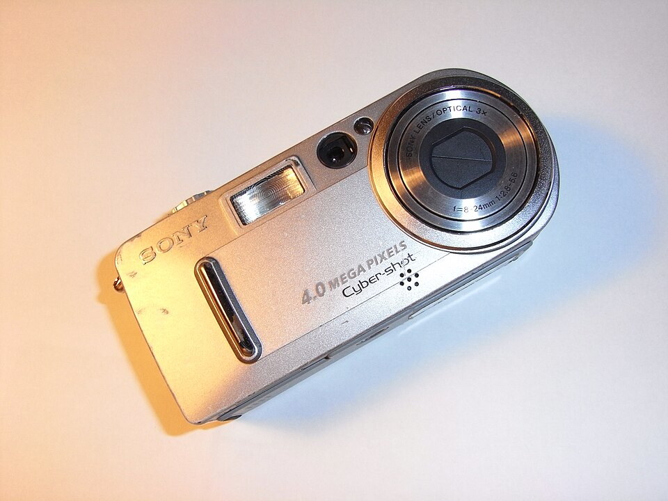 Sony Cyber-shot DSC-P9, representative image