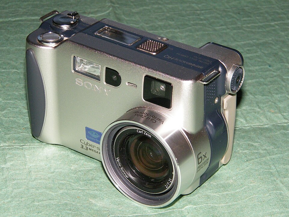 Sony Cyber-shot DSC-S70, representative image