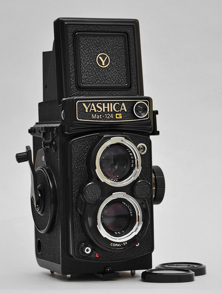 Yashica Mat-124G, representative image